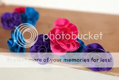 trang trí lọ hoa hồng băng keo dính màu 